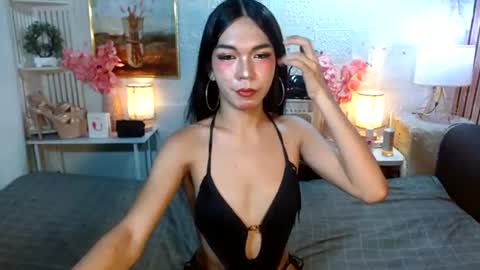 Snapshot of queennira chatting on July 20, 3:54 am queennira online show from July 20, 3:54 am