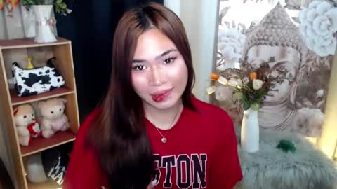 Snapshot of queenofcum169xx chatting on February 17, 5:10 pm Mikka online show from February 17, 5:10 pm