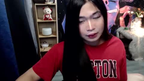 Snapshot of queenofcum169xx chatting on November 14, 5:00 pm Mikka online show from November 14, 5:00 pm