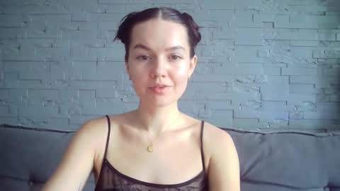 Snapshot of queenofmodels chatting on November 16, 9:26 am QueenOfModels online show from November 16, 9:26 am