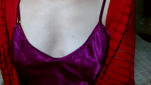 queenoftenderness online show from July 11, 4:32 pm