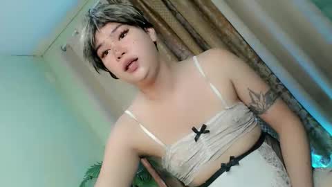 QUEEN online show from February 22, 5:19 am