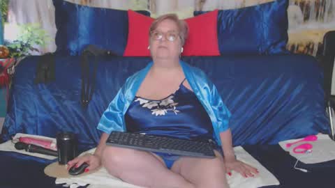 QueenPammy online show from April 23, 7:09 am