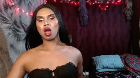queenpinayebony_xx online show from July 3, 2:56 pm