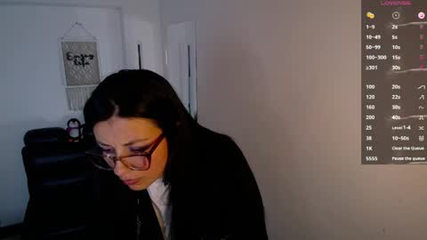 Snapshot of queenrose94 chatting on June 9, 8:31 pm queenrose94 online show from June 9, 8:31 pm