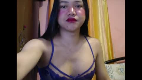 Snapshot of queensassy_ chatting on July 10, 9:34 am Erin online show from July 10, 9:34 am
