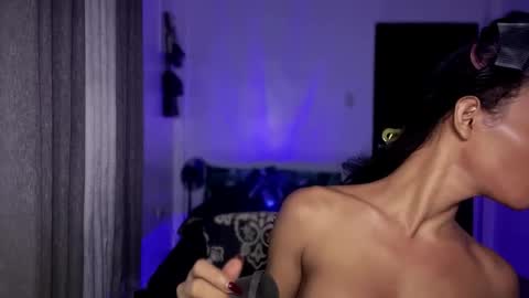 Snapshot of queenvalentinats chatting on October 17, 1:53 am ValentinaMoone online show from October 17, 1:53 am