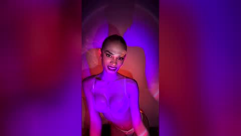 Snapshot of queenvalentinats chatting on February 26, 9:58 pm ValentinaMoone online show from February 26, 9:58 pm