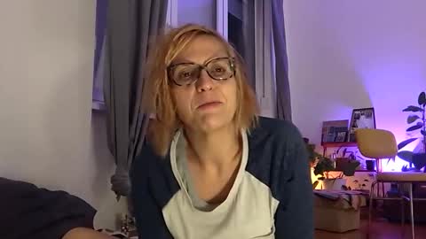 bi is from billy online show from November 18, 9:52 pm