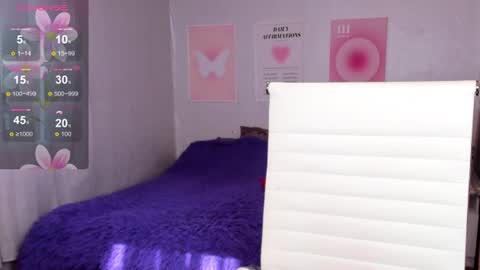 Snapshot of queitsharm_ chatting on July 27, 5:47 am Anna online show from July 27, 5:47 am