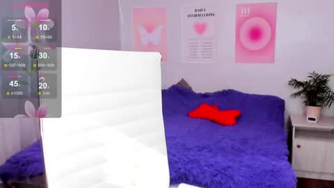 Snapshot of queitsharm_ chatting on August 1, 6:01 am Anna online show from August 1, 6:01 am