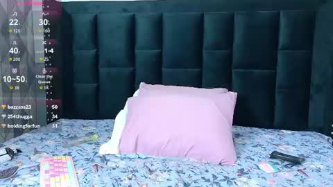 Snapshot of quickhookupp chatting on June 14, 7:38 pm quickhookupp online show from June 14, 7:38 pm