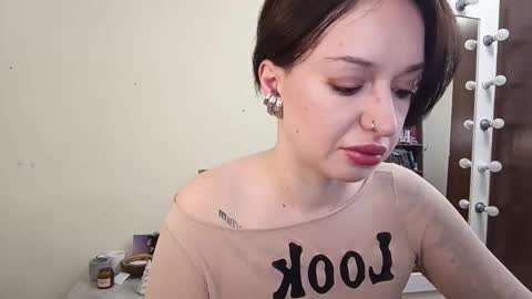 quiet_smile online show from February 27, 10:37 am