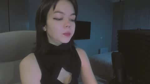 Snapshot of quietluxury chatting on December 17, 11:16 am quietluxury online show from December 17, 11:16 am