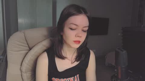 Snapshot of quietluxury chatting on May 31, 11:50 am quietluxury online show from May 31, 11:50 am