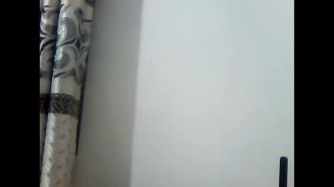 Snapshot of quinbaby chatting on April 3, 3:21 pm quinbaby online show from April 3, 3:21 pm