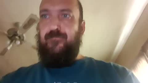 Snapshot of quintinvw0011 chatting on January 8, 10:04 am quintinvw0011 online show from January 8, 10:04 am