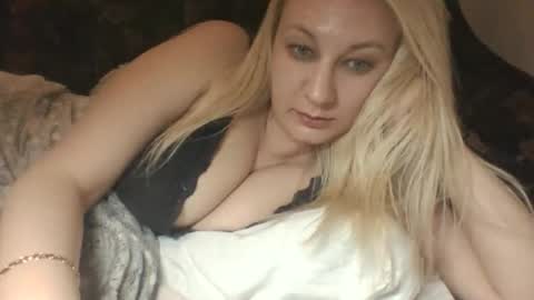 qwertyui online show from February 22, 11:03 pm