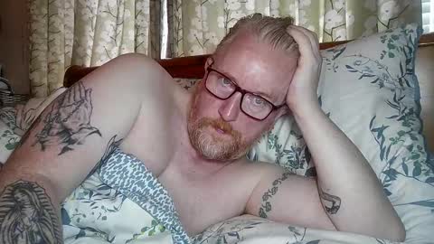 Snapshot of r_o_h_a_n chatting on October 21, 12:39 pm r_o_h_a_n online show from October 21, 12:39 pm