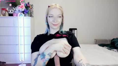 - online show from July 7, 4:11 pm
