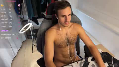 Snapshot of raamos chatting on October 17, 9:28 pm Nikita online show from October 17, 9:28 pm