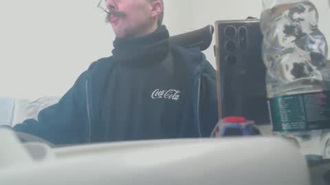 Snapshot of raccon68 chatting on December 3, 1:21 pm Raccoon68 online show from December 3, 1:21 pm