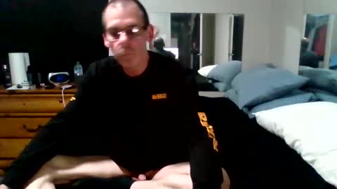 racefanjoe12 online show from April 12, 3:22 am