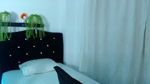 Snapshot of rachel__moon chatting on June 4, 12:16 am Valentina online show from June 4, 12:16 am
