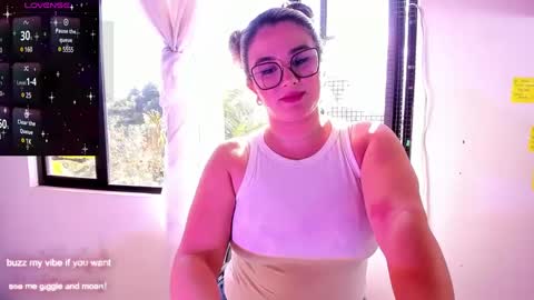 Snapshot of rachel_fo chatting on December 9, 8:12 pm Rachel Foss online show from December 9, 8:12 pm