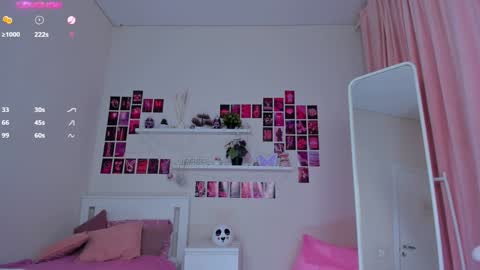 Snapshot of rachel_kelly chatting on December 7, 3:25 am Rachel Kelly online show from December 7, 3:25 am