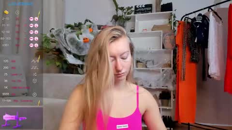 Snapshot of rachel_rut chatting on October 29, 4:15 am Rachel online show from October 29, 4:15 am