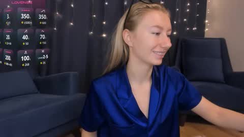 Snapshot of rachel_rut chatting on December 5, 4:43 am Rachel online show from December 5, 4:43 am