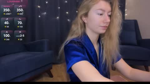 Snapshot of rachel_rut chatting on December 15, 4:17 am Rachel online show from December 15, 4:17 am