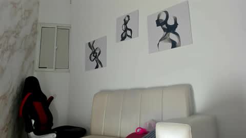 Snapshot of rachell_owen chatting on October 12, 10:03 am rachell_owen online show from October 12, 10:03 am