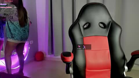 Snapshot of rachell_owen chatting on November 29, 4:37 am rachell_owen online show from November 29, 4:37 am