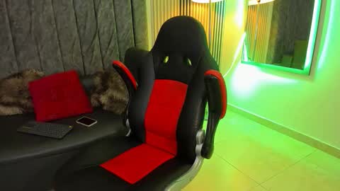 Snapshot of rachell_owen chatting on December 3, 9:02 pm rachell_owen online show from December 3, 9:02 pm