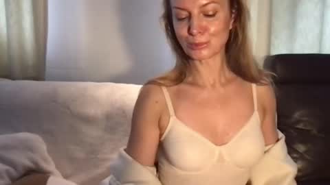 Snapshot of rachelldelicious chatting on December 19, 10:34 am Rachel online show from December 19, 10:34 am