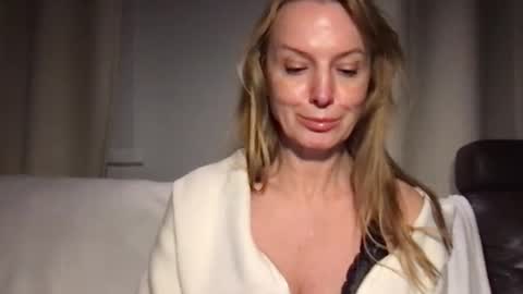 Snapshot of rachelldelicious chatting on January 2, 4:24 pm Rachel online show from January 2, 4:24 pm