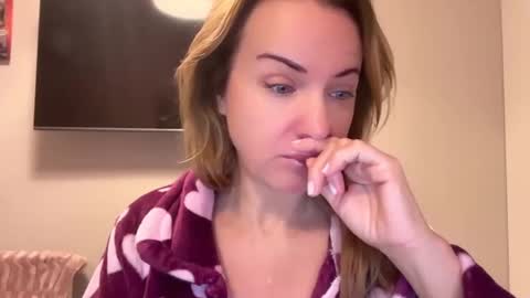 Snapshot of rachelldelicious chatting on February 12, 6:08 am Rachel online show from February 12, 6:08 am