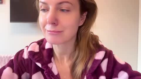 Snapshot of rachelldelicious chatting on February 12, 9:52 am Rachel online show from February 12, 9:52 am