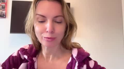 Snapshot of rachelldelicious chatting on February 14, 9:56 am Rachel online show from February 14, 9:56 am