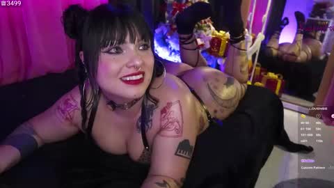 Snapshot of rachellkors_ chatting on December 22, 2:41 am rachellk online show from December 22, 2:41 am