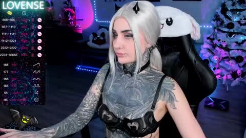  Miko Pleasee help me get 100 likes online show from January 19, 12:50 pm