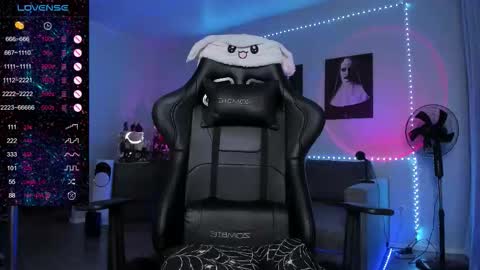  Miko Pleasee help me get 100 likes online show from October 3, 10:12 am