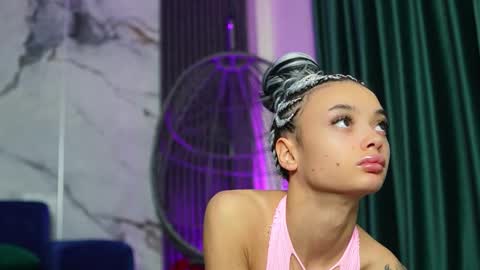 Snapshot of rachelravee chatting on October 31, 5:30 am Ann online show from October 31, 5:30 am