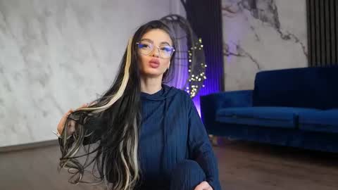 Snapshot of rachelravee chatting on March 26, 5:24 am Ann online show from March 26, 5:24 am