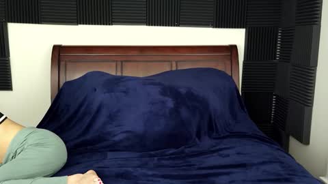 Rachel Price online show from December 15, 3:22 am