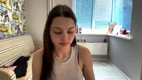 Snapshot of racquelcaffarel chatting on July 6, 1:41 pm Elizabeth online show from July 6, 1:41 pm