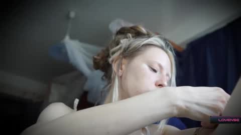 Snapshot of radiant_ada chatting on March 15, 9:15 am ada online show from March 15, 9:15 am