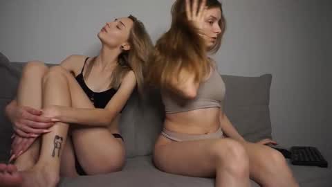 Snapshot of radioskvirt chatting on November 4, 5:23 pm Sara online show from November 4, 5:23 pm